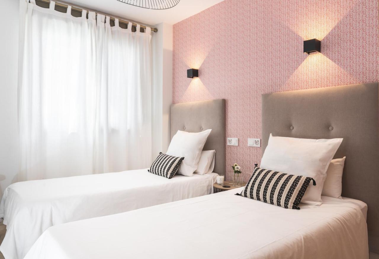 Pacificio Beachfront Malaga Exterior photo